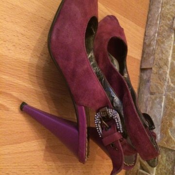 Босоножки замшевые