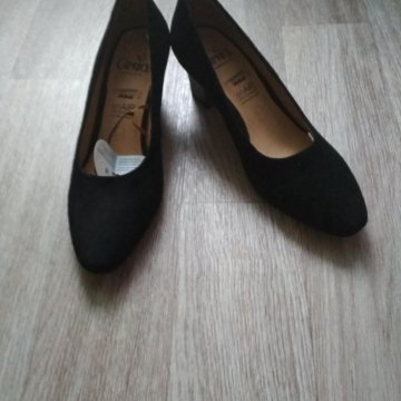 Новые замшевые туфли caprice, 37р