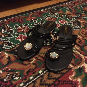 Сланцы женские новые