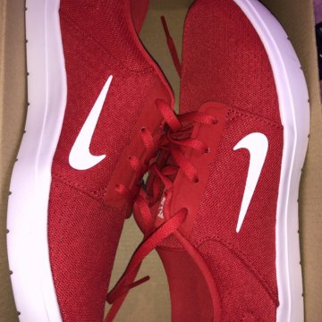 Красные кеды от Nike
