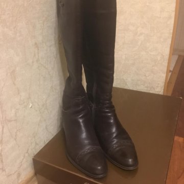 Зимние женские сапоги