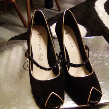 Босоножки р 39 новые