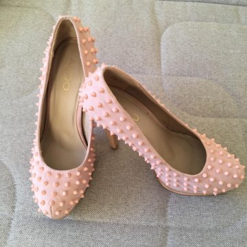 Туфли с шипами