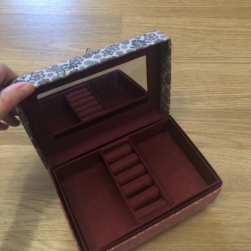 Шкатулка для украшений