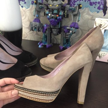 Очень красивые вечерние туфли