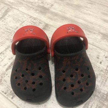 Crocs 6-7