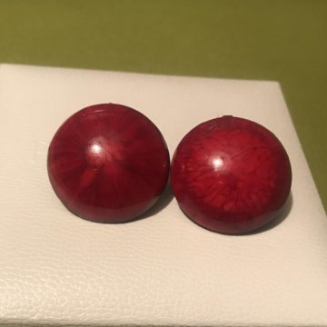Серьги крупные, гвоздики