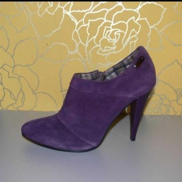 Ботильоны фиолетовые новые 39 размер замша