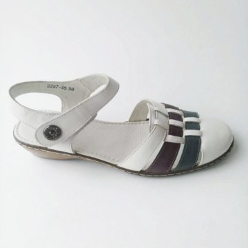 Босоножки кожа  38 размер новые