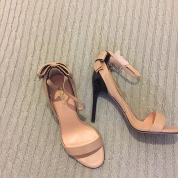 Босоножки новые