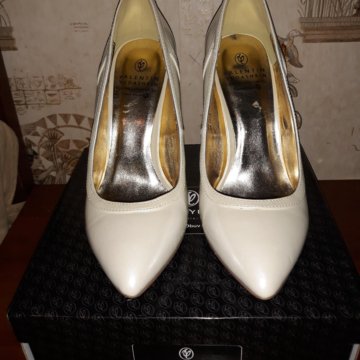 Женские туфли