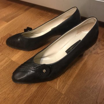 Кожаные женские туфли 39 размер