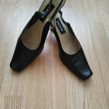 Босоножки женские кожаные.