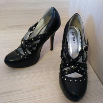 Туфли на шпильках 39 а отличном состоянии