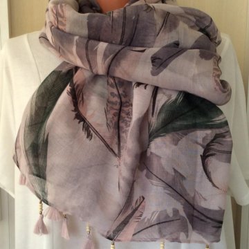 Палантин с перышками