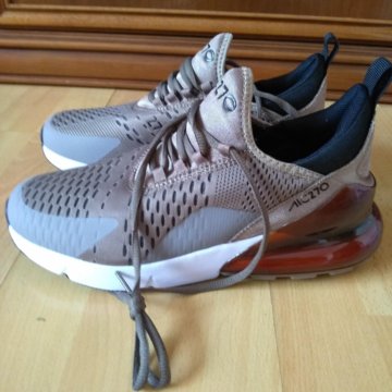 Новые кросовки 40р.