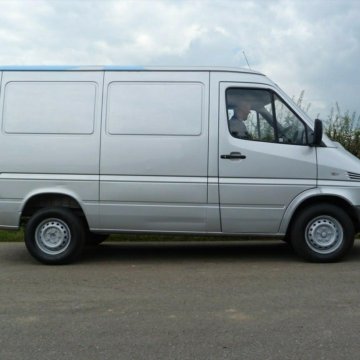 Средняя база. Mercedes Sprinter короткая база. Мерседес Спринтер грузовой короткая база. Mercedes Sprinter средняя база фургон. Мерседес Спринтер короткая база низкая крыша.