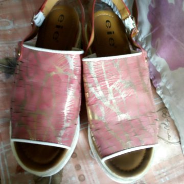 Босоножки кож/зам.40 р-р.б/у 1раз.