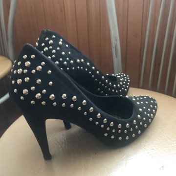 Чёрные туфли reserved