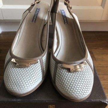 Женские туфли