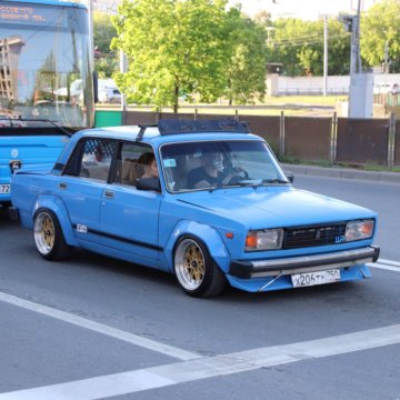 Lada 2105 stance