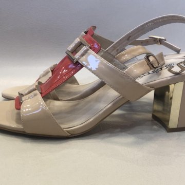 Босоножки SpringWay, р.39 новые