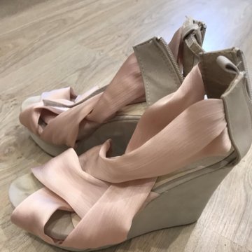 Босоножки на платформе