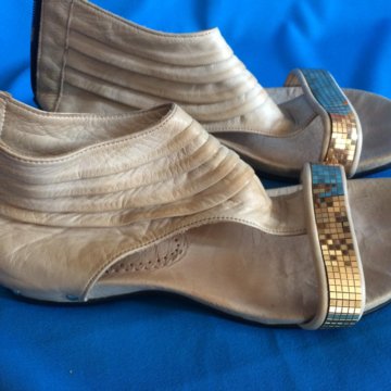 Босоножки. Кожа.