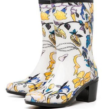 Сапоги Резин. на каблуке с молнией новые 40 р