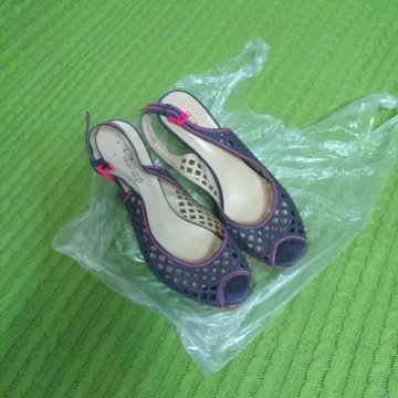 Босоножки жен. 37 размер на застёжках