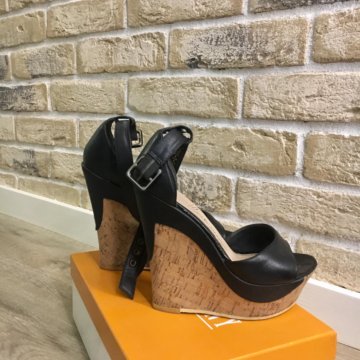 Босоножки / туфли на платформе