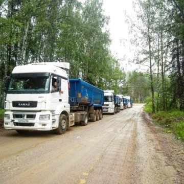 Водитель самосвал приморский край. Водитель самосвала. Тольятти работа водитель КАМАЗ. ВЧ-групп Красноярск водители самосвалов. Дождливые самосвалы.