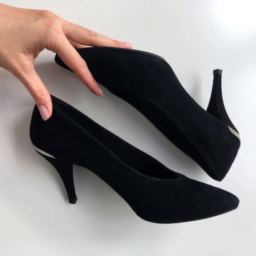 Чёрные туфли-лодочки