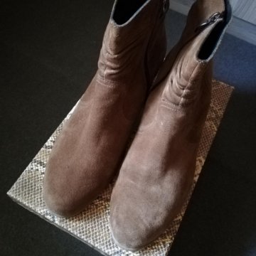 Женские ботинки