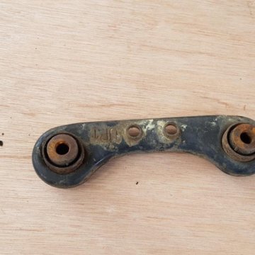 Передний верхний рычаг хонда срв рд1. Рычаг задней подвески хонда срв рд1. Задний рычаг хонда срв 1. Задний рычаг хонда срв 1. Задний нижний рычаг honda cr-v rd1.