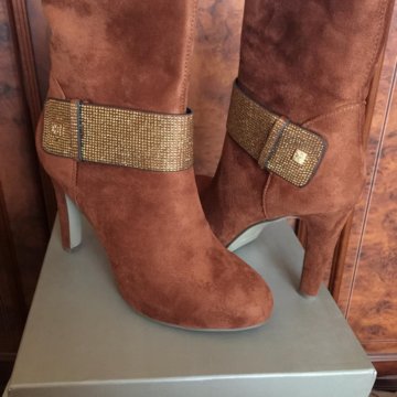 Замшевые ботильоны