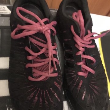 Кроссовки женские