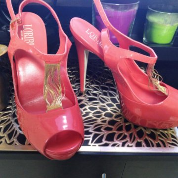 Туфли на шпильке фирмы LORIBLU, оригинал.