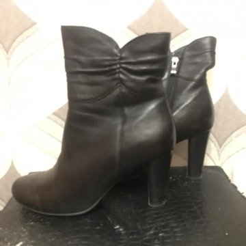 Сапоги осенние на каблуке