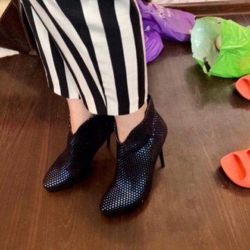 Элегантные блестящие ботиночки