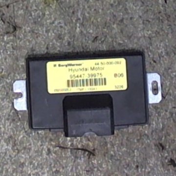 Ix35 hyundai блок управления полным приводом. Блок управления полного привода сантафе 2011 артикул. Блок управления полным приводом санта фе 2. Блок 95447-3b210 управления полным приводом санта фе 2011 95447 3b210. Блок 4wd санта фе 2.
