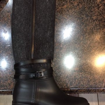 Сапоги Salvatore Ferragamo р36 войлок с резиной