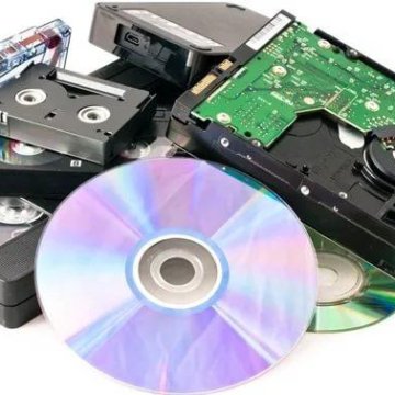 Цифровые носители. Носители цифрового видео. Носители цифрового видео. Носители цифрового видео. Старые носители информации.