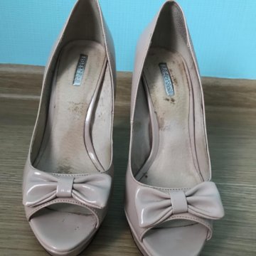 Лакированные туфли с открытым мыском