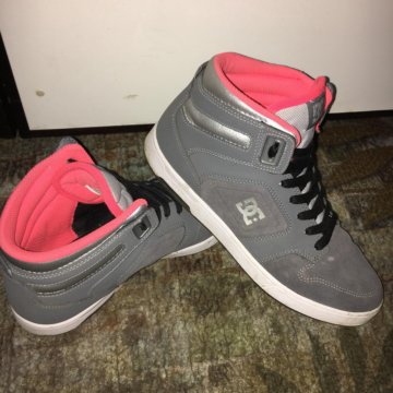 Кроссовки женские DC