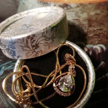 Ювелирная бижутерия. Кулон.Позолота.Новый