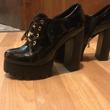 Ботиночки лаковые