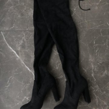 Замшевые ботфорты на каблуке