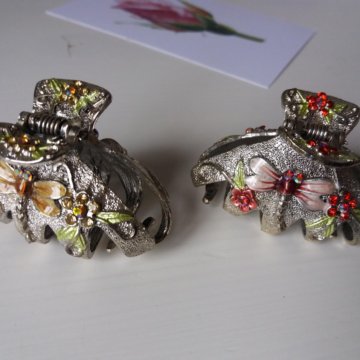 Заколки для волос