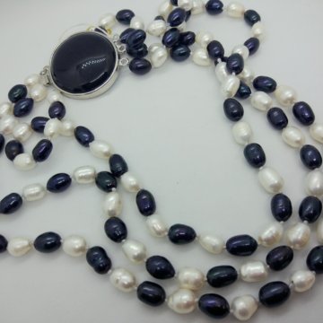 Жемчуг из трёх нитей двухцветный